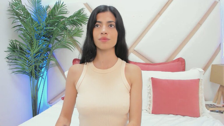 SaraFernandez's Streamate show and profile