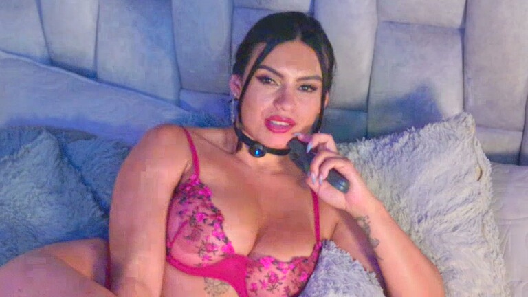 MaiaCooper's Streamate show and profile