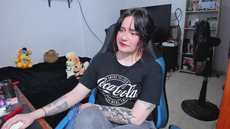 Red_Pandemonium's Streamate show and profile