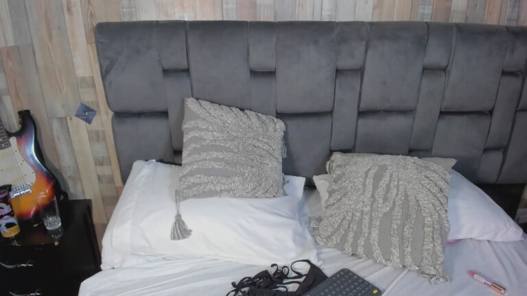 ZoeySpeart's Streamate show and profile