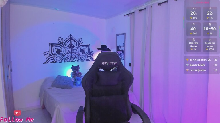 Louanebouroff's Streamate show and profile