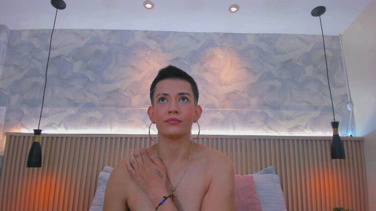 ZoeHenao's Streamate show and profile