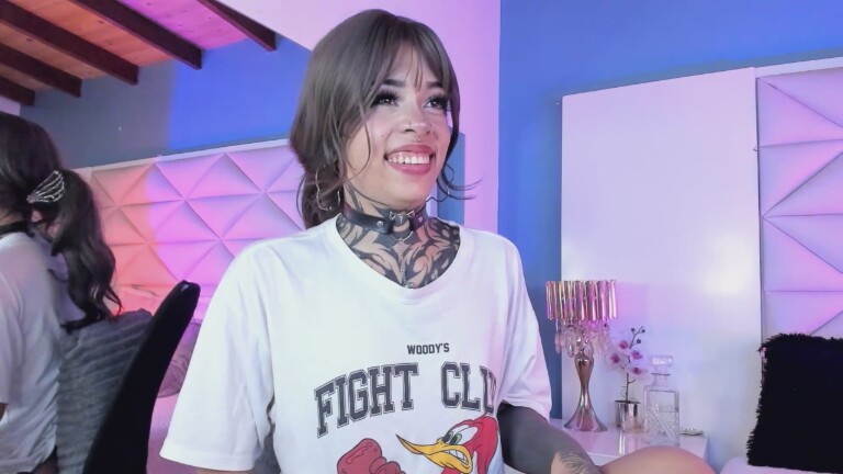 MissTomie19's Streamate show and profile