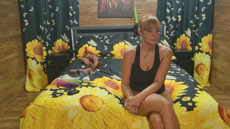 thesexymilf22's Streamate show and profile