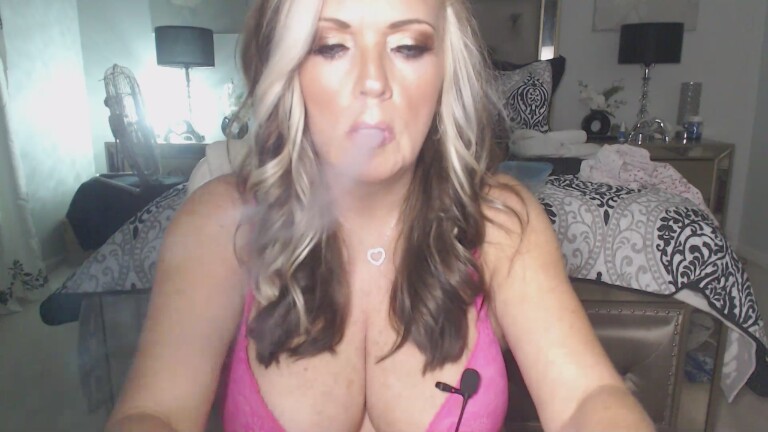 LexisLove's Streamate show and profile