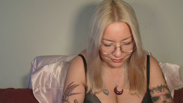 Cat_xx's Streamate show and profile