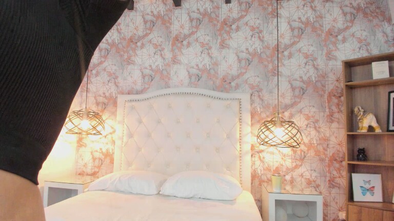 SaharaLyn's Streamate show and profile