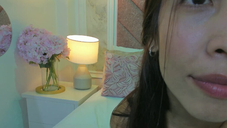 ScarletShinee's Streamate show and profile