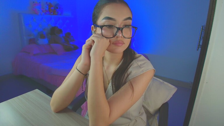 Kaara_Coopper's Streamate show and profile