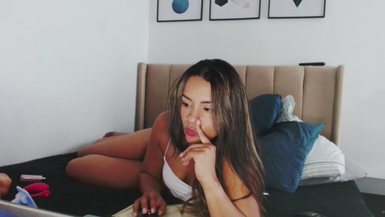 Jazmin111's Streamate show and profile