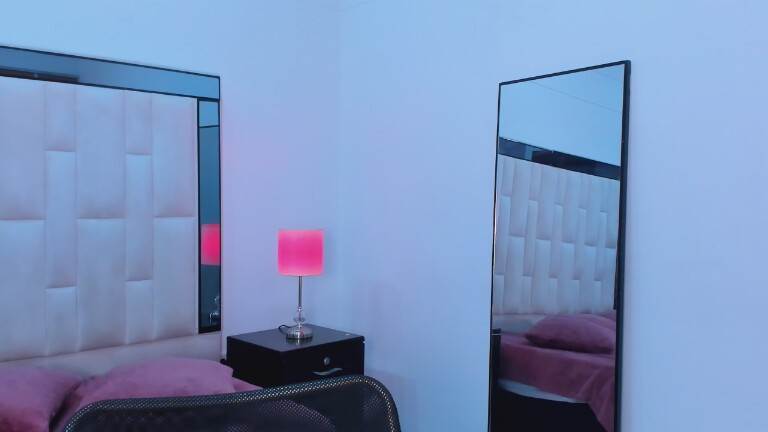 misssophiery's Streamate show and profile