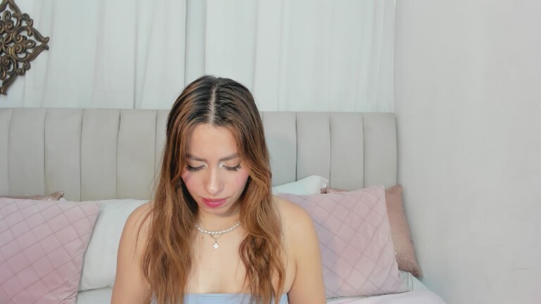 SophiaJohnes's Streamate show and profile