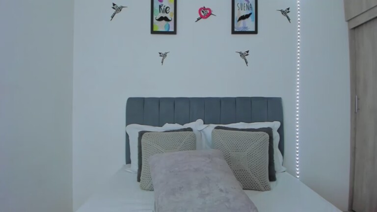 SarahRouxx's Streamate show and profile