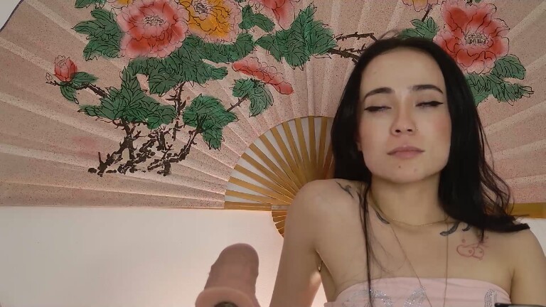 SweetSara33's Streamate show and profile