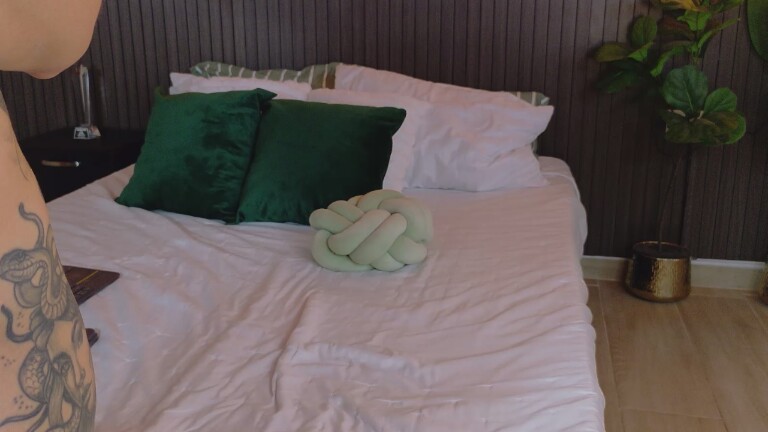 JadeGrantt's Streamate show and profile