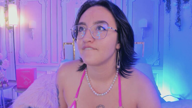 NaraSuarez's Streamate show and profile