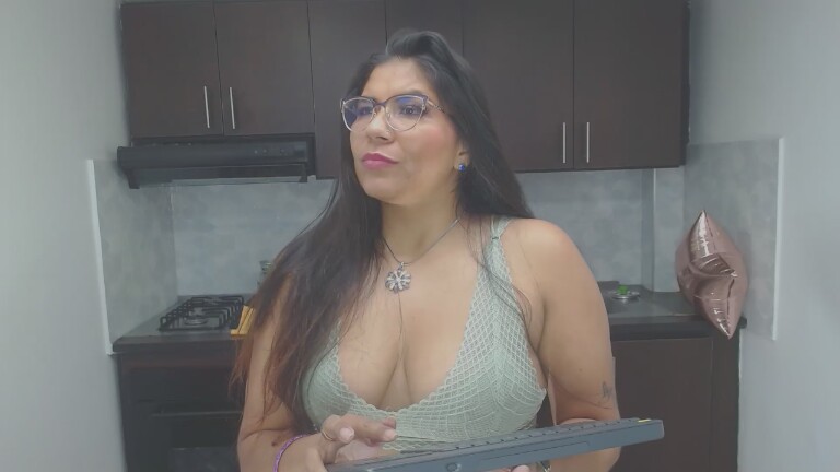 LunaDumont's Streamate show and profile