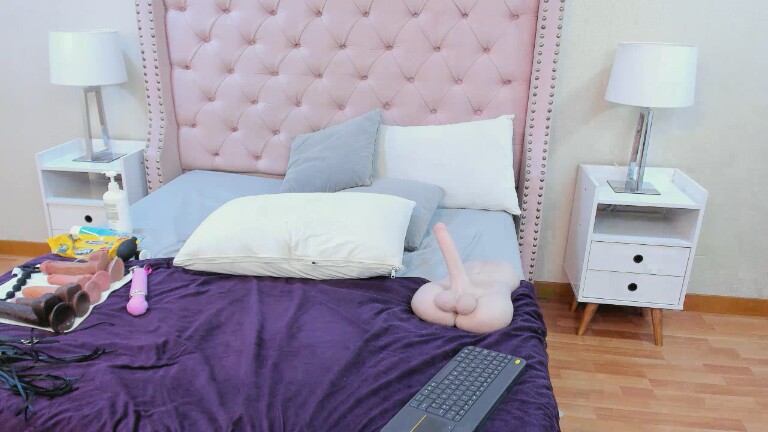 AntonelaMilf's Streamate show and profile