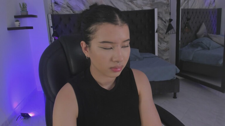 liawavy's Streamate show and profile