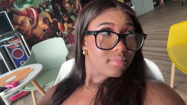 EmilyWeston's Streamate show and profile