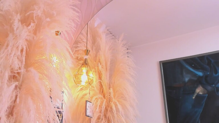 SaraDiesss's Streamate show and profile