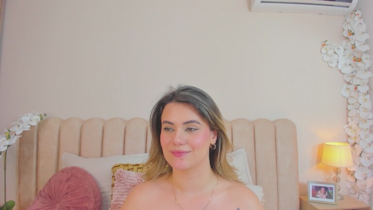 SelenaMontreall's Streamate show and profile