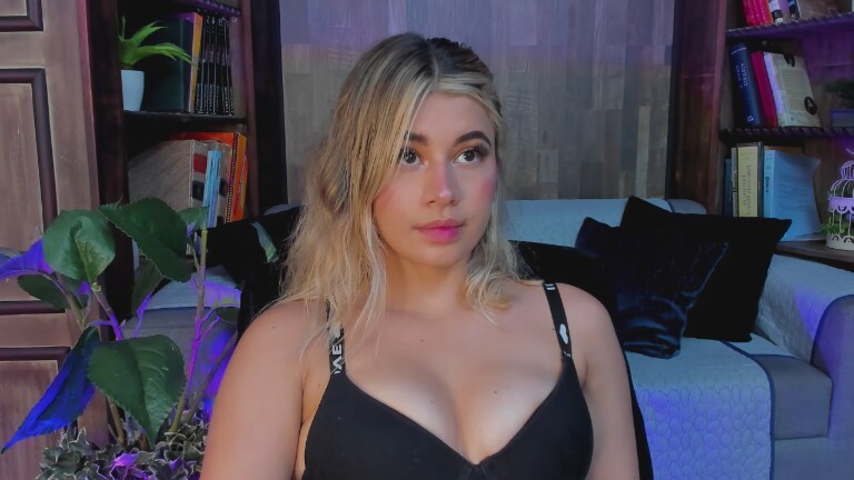 MeliGrey's Streamate show and profile