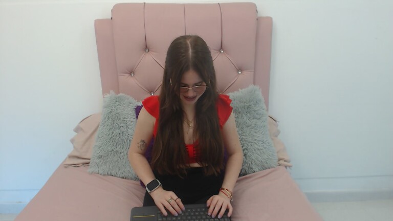 HannaJune's Streamate show and profile