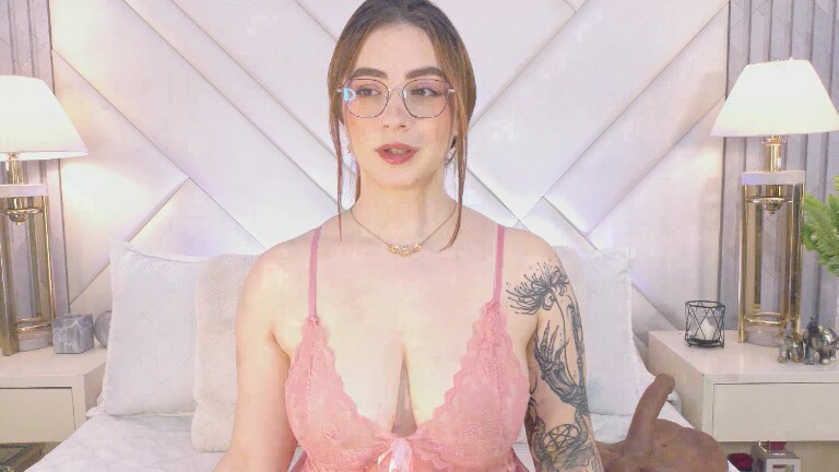 RoxanneWill's Streamate show and profile