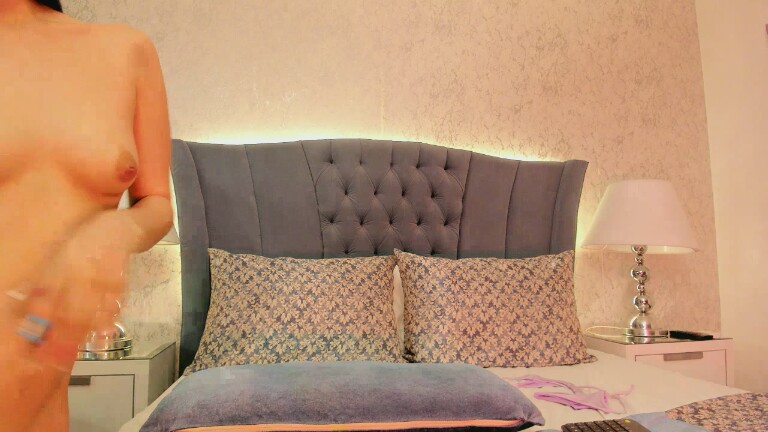 EmmaWeest's Streamate show and profile