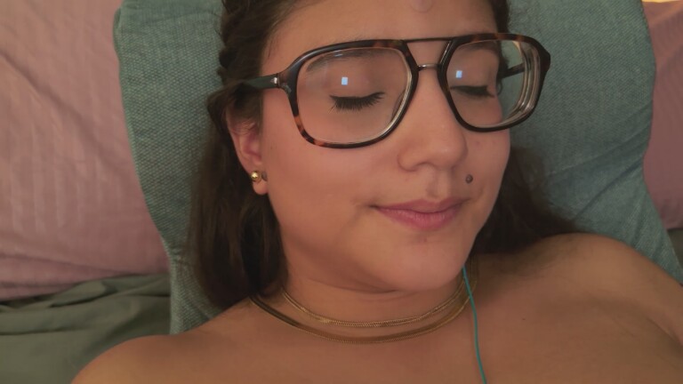 HaileyBunny_18's Streamate show and profile