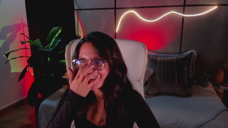 EmiilyMazzon's Streamate show and profile