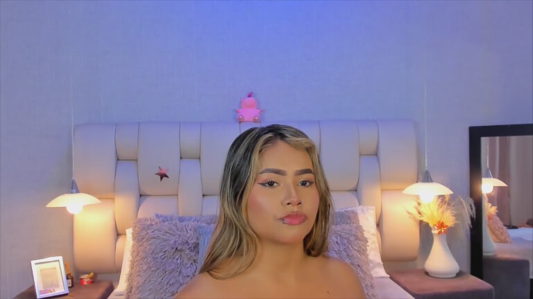 EmmaPrinncess's Streamate show and profile