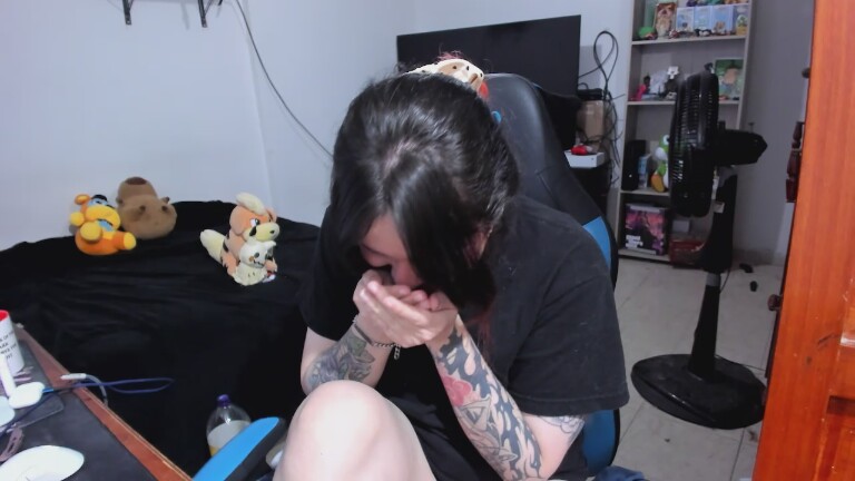 Red_Pandemonium's Streamate show and profile