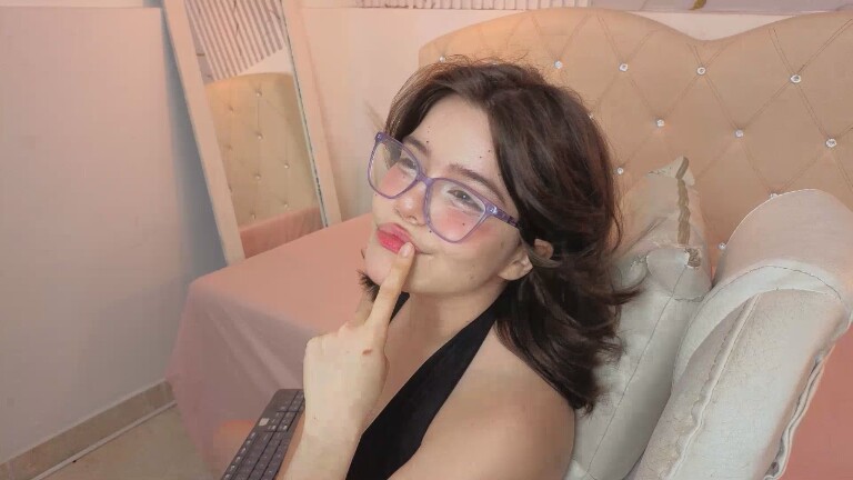 alexamiss18's Streamate show and profile