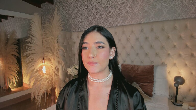 Dannah_Gomez's Streamate show and profile