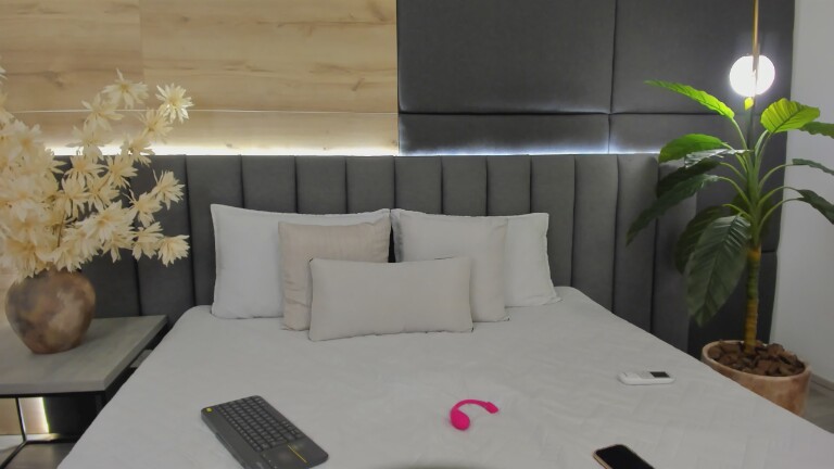 Arya_Bloom's Streamate show and profile