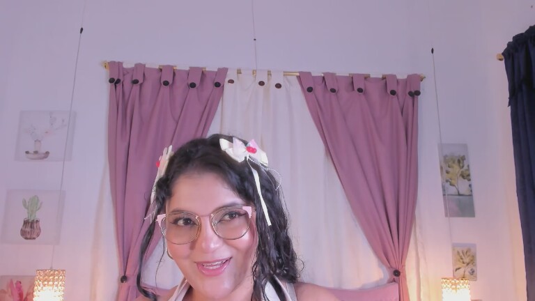 AlaraRose's Streamate show and profile