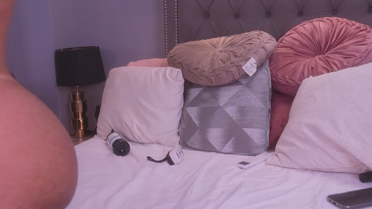 ALISON_ROSS's Streamate show and profile