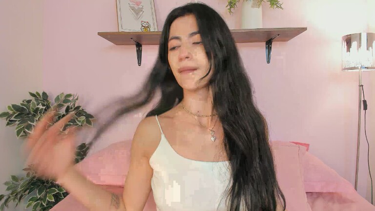 SaraFernandez's Streamate show and profile