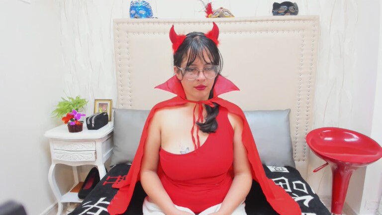 EmmaWatss's Streamate show and profile