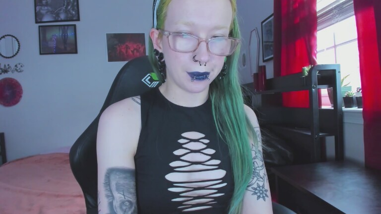 NikkiVill's Streamate show and profile