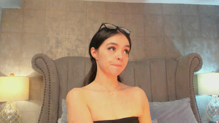 EmmaWeest's Streamate show and profile