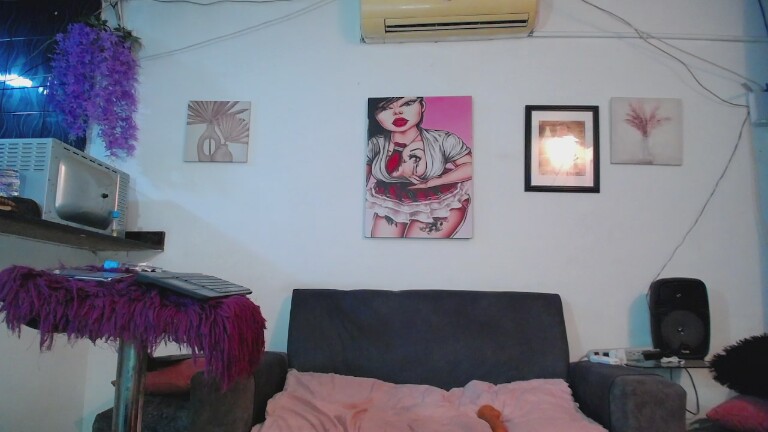 Vixenxnaughty's Streamate show and profile