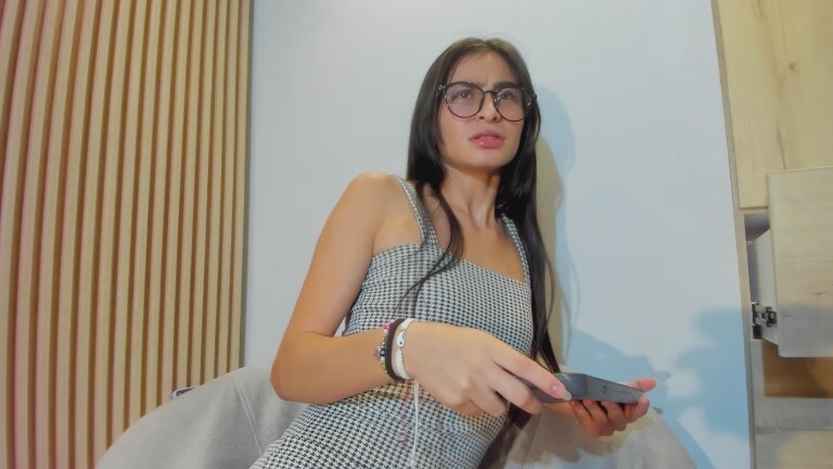 beatriz_doll's Streamate show and profile