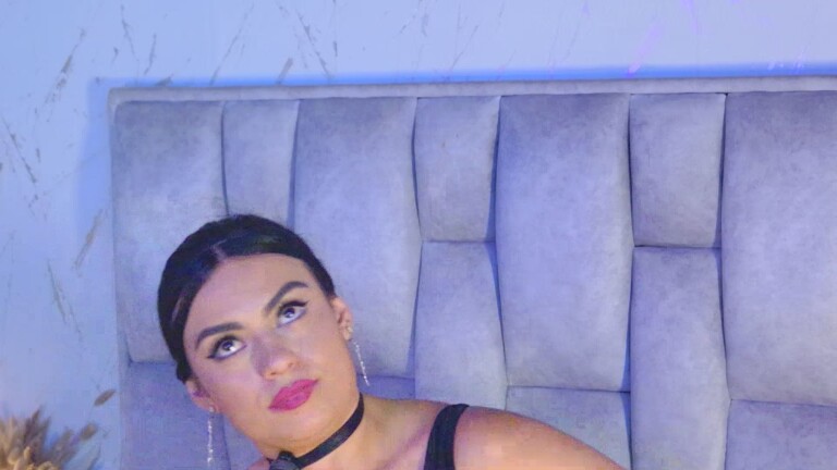 MaiaCooper's Streamate show and profile