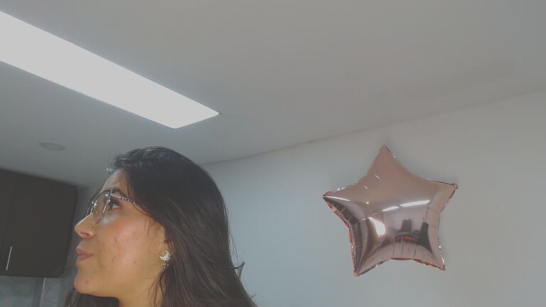 LunaDumont's Streamate show and profile