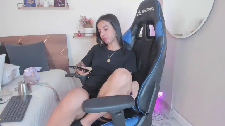 imlucyferreira's Streamate show and profile