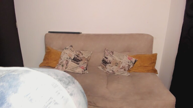 AliceeSecret's Streamate show and profile