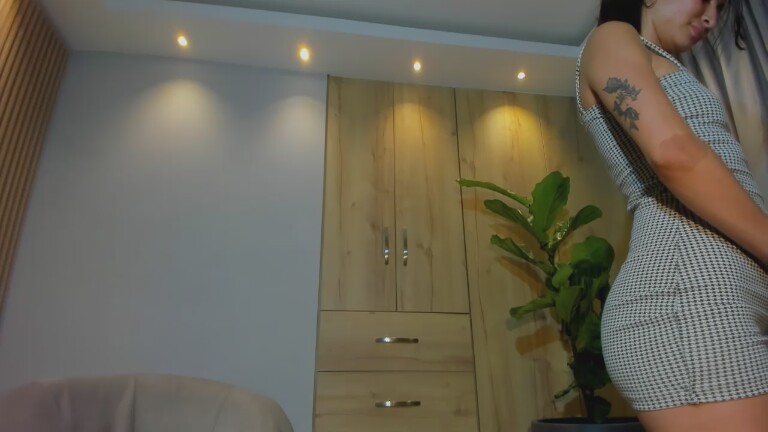 beatriz_doll's Streamate show and profile